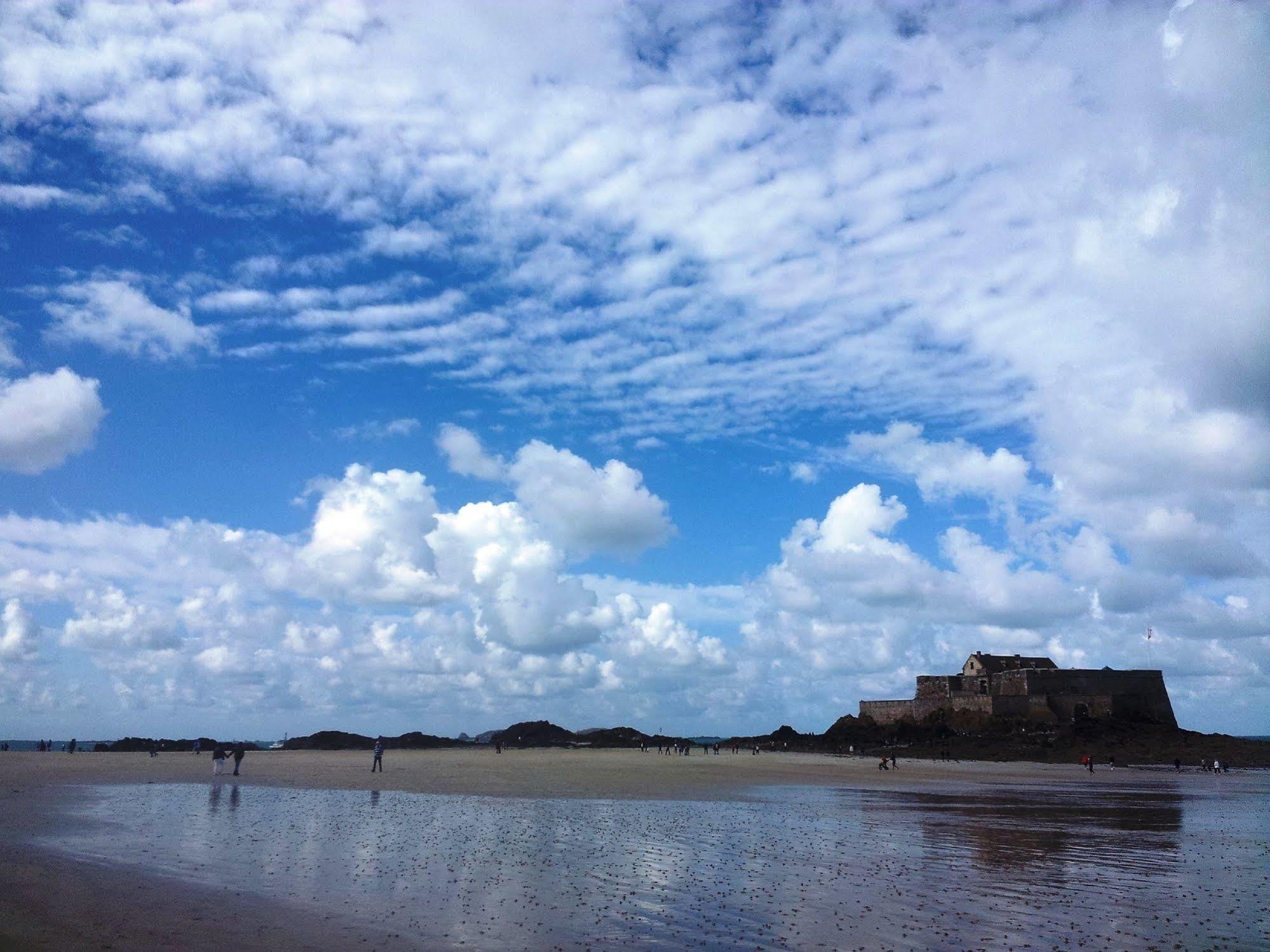 Appartement Saint Malo Vue Sur Mer Et Sur Intra Muros, Ferry, Plage Et Commerces A 50 M Buitenkant foto
