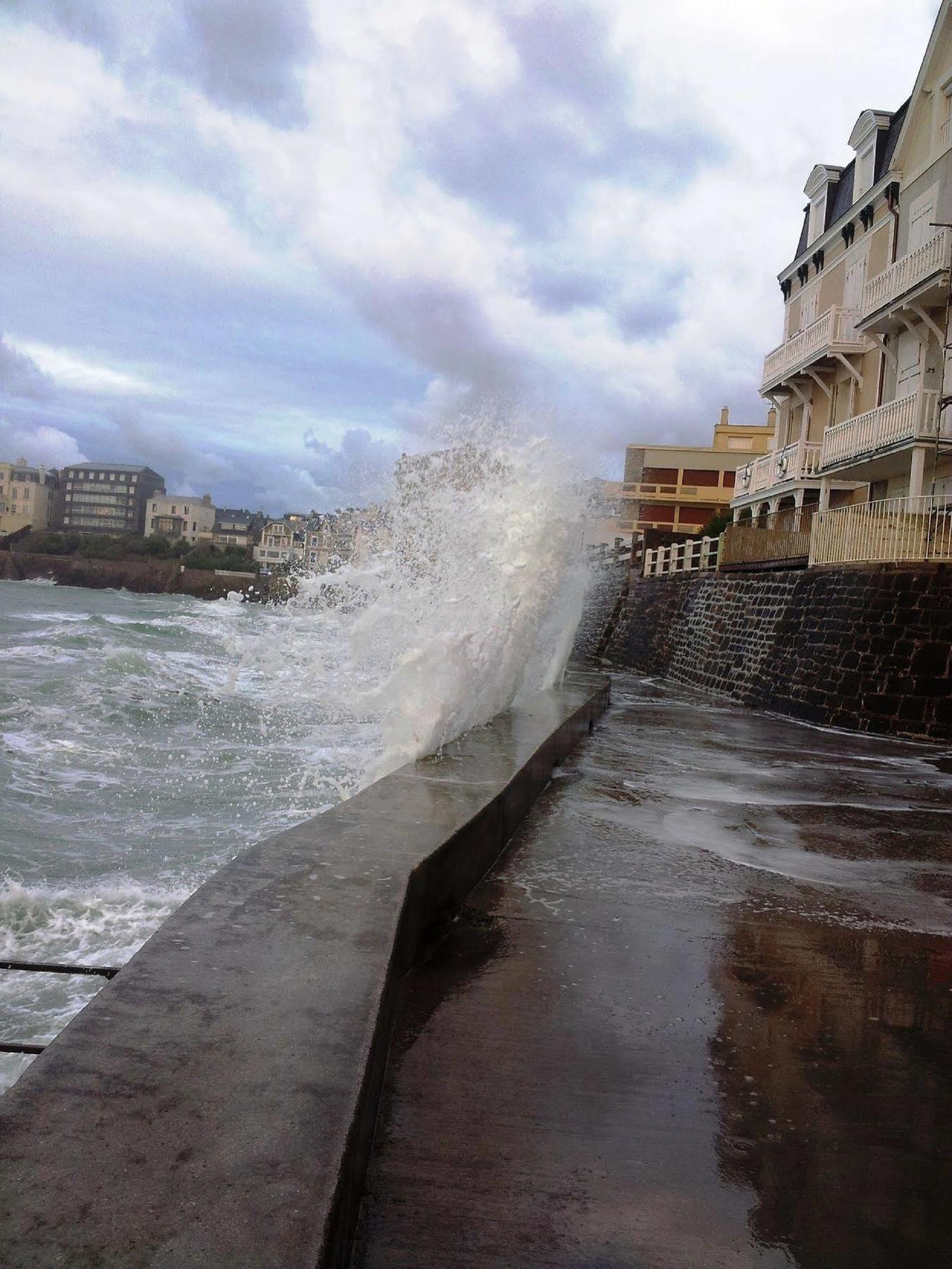 Appartement Saint Malo Vue Sur Mer Et Sur Intra Muros, Ferry, Plage Et Commerces A 50 M Buitenkant foto
