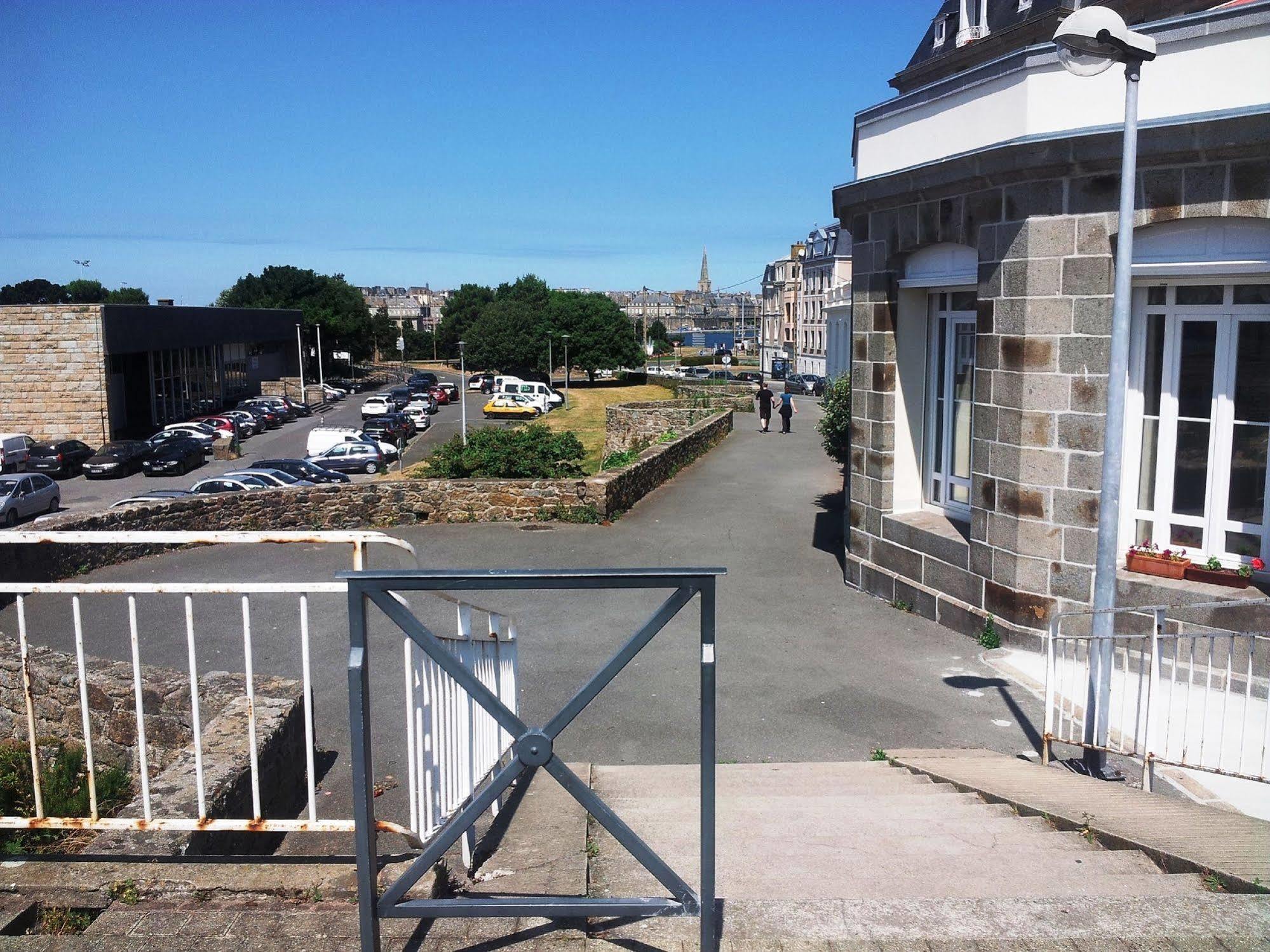 Appartement Saint Malo Vue Sur Mer Et Sur Intra Muros, Ferry, Plage Et Commerces A 50 M Buitenkant foto