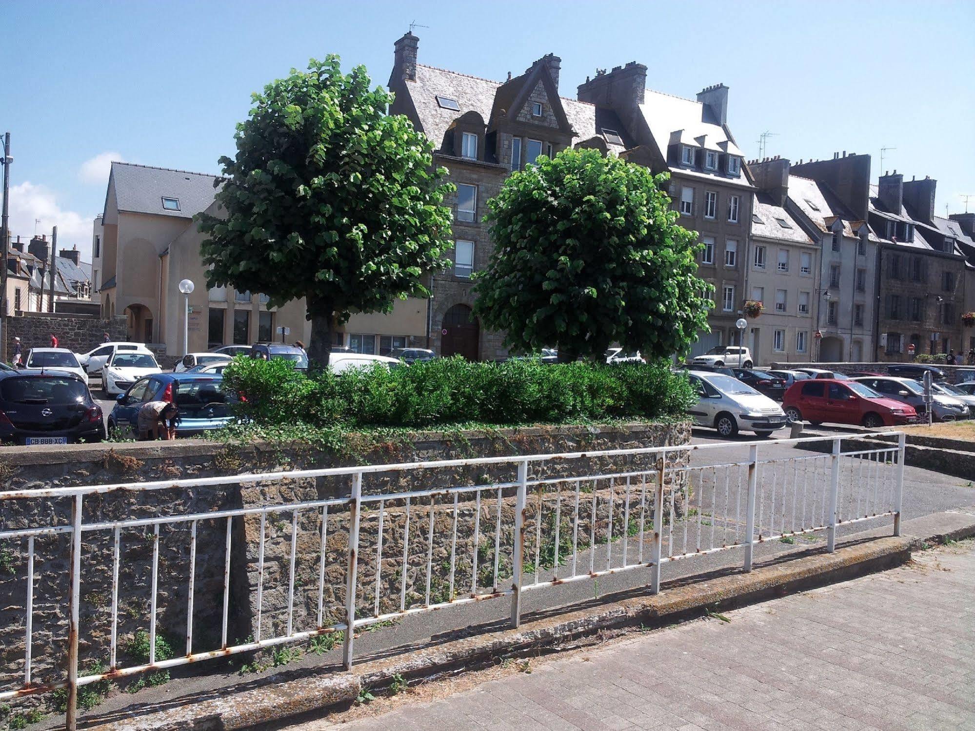 Appartement Saint Malo Vue Sur Mer Et Sur Intra Muros, Ferry, Plage Et Commerces A 50 M Buitenkant foto
